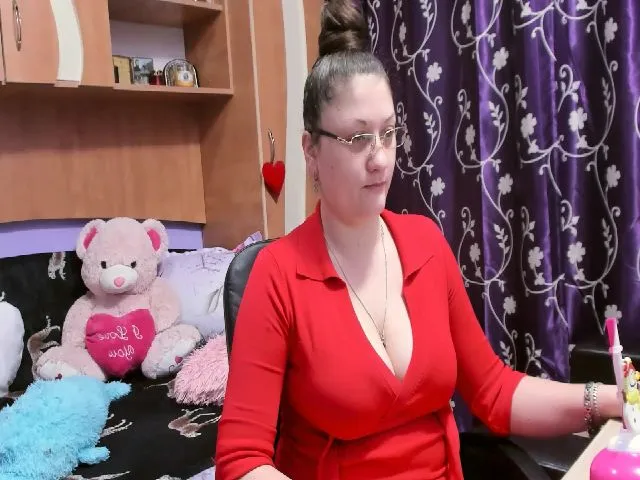 Live sex webcam photo for Linxxxjoy #272039112