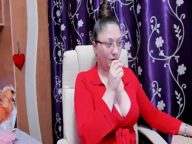 Live sex webcam photo for Linxxxjoy #272773876