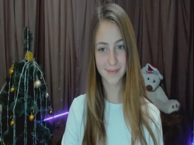 Live sex webcam photo for LisaBaker_ #271884363