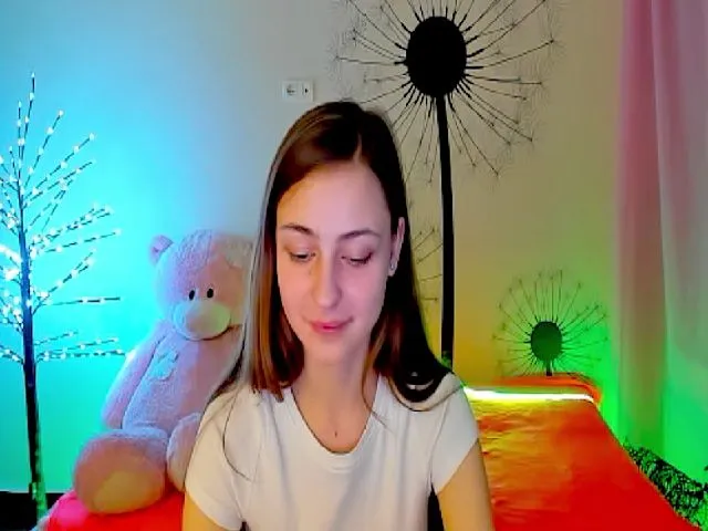 Live sex webcam photo for LisaBaker_ #271912305