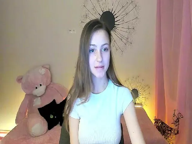 Live sex webcam photo for LisaBaker_ #272083791