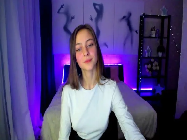 Live sex webcam photo for LisaBaker_ #272126090