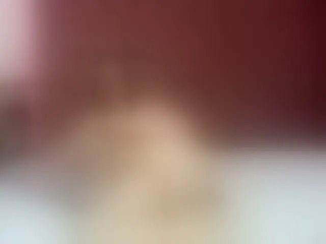 Live sex webcam photo for LisaBrox #273639120