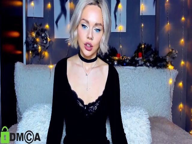 Live sex webcam photo for LisaJun #271896353