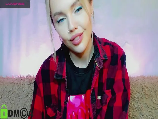 Live sex webcam photo for LisaJun #273281709