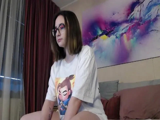 Live sex webcam photo for LisaMarvel #273524477
