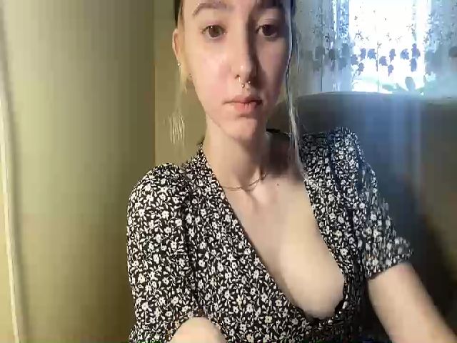 Live sex webcam photo for LissaGrettel #273245215