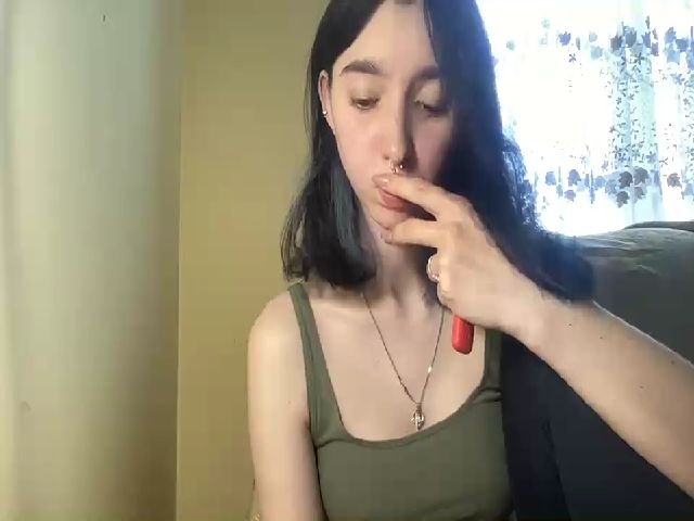 Live sex webcam photo for LissaGrettel #273338672