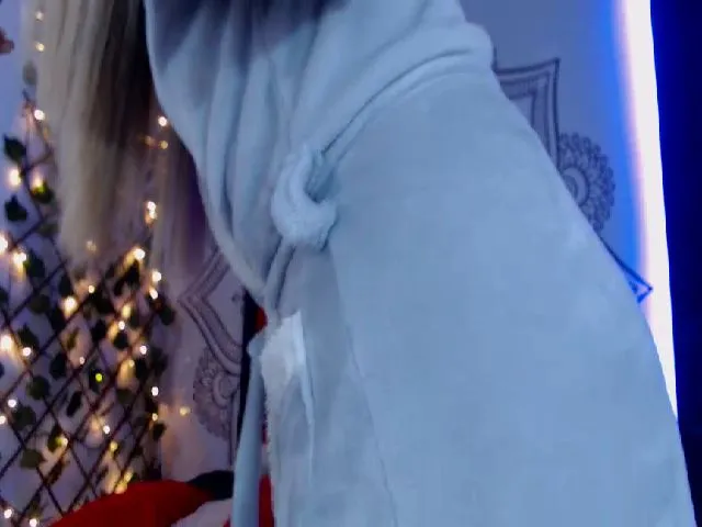 Live sex webcam photo for Litlecapricex #272110840
