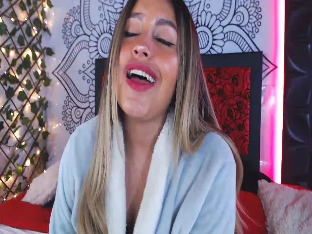 Live sex webcam photo for Litlecapricex #272477950