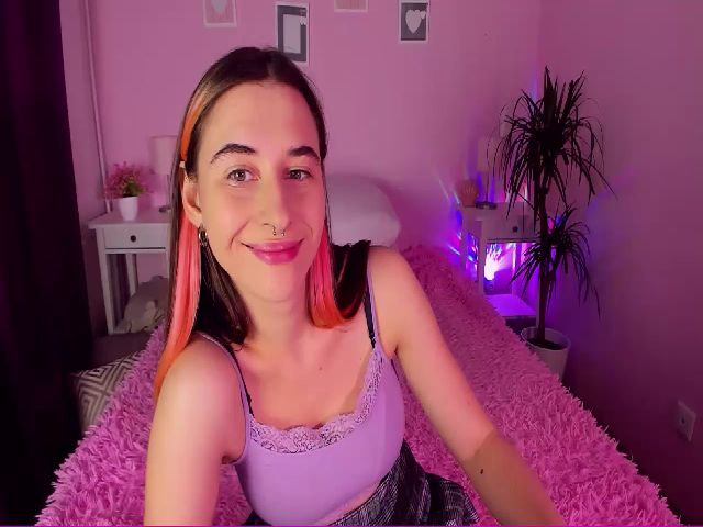 Live sex webcam photo for LittleDevilJN #272255171