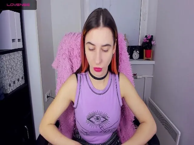 Live sex webcam photo for LittleDevilJN #272875294