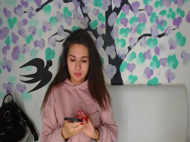 Live sex webcam photo for LittleWildOne #272524167