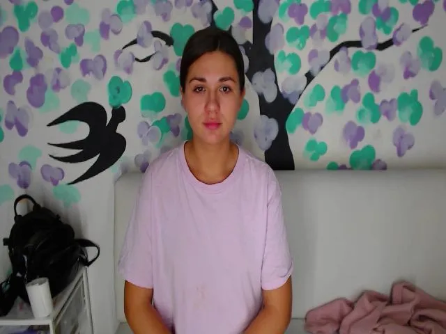 Live sex webcam photo for LittleWildOne #272603470