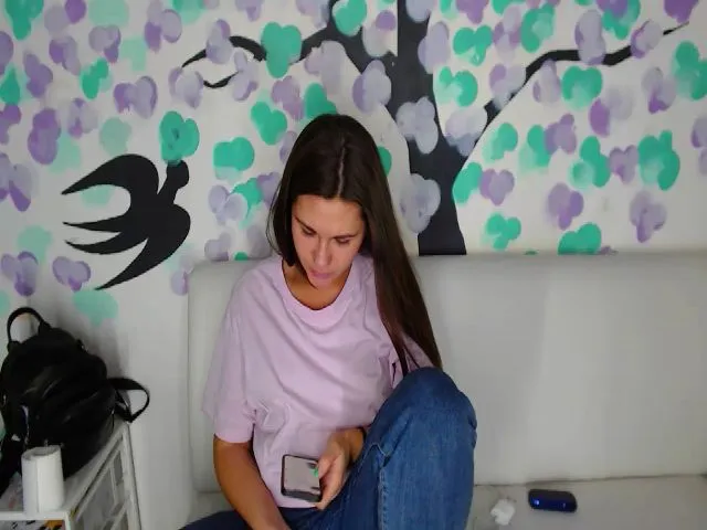 Live sex webcam photo for LittleWildOne #272603880