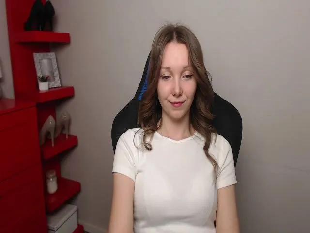 Live sex webcam photo for Little_ZOE #273456973