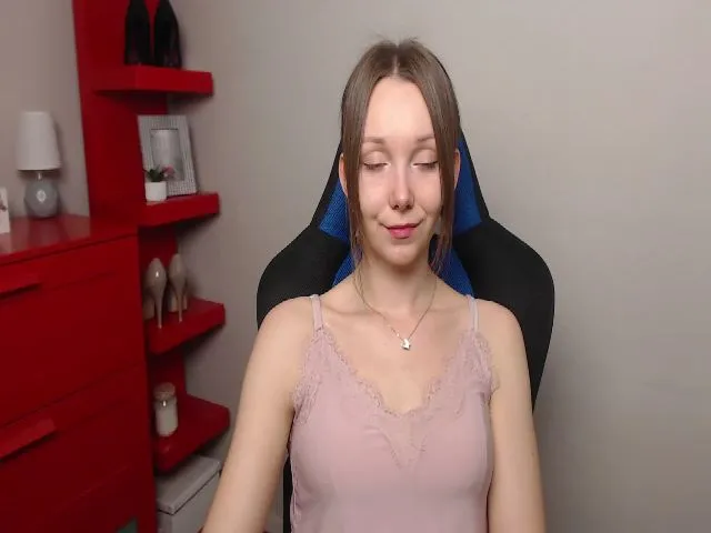 Live sex webcam photo for Little_ZOE #273534878