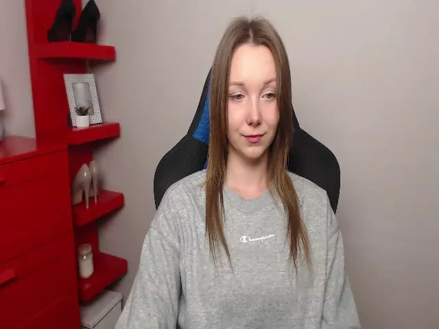 Live sex webcam photo for Little_ZOE #273800521
