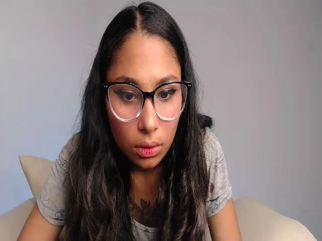 Live sex webcam photo for Littlejulieta #273394993