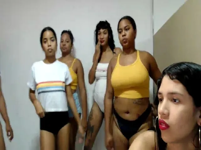 Live sex webcam photo for Littlesarita #272451723