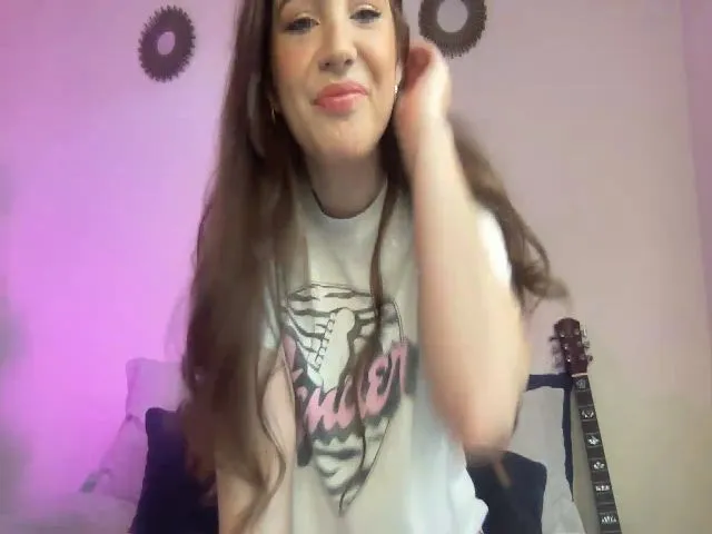 Live sex webcam photo for LivJensonn #271803551