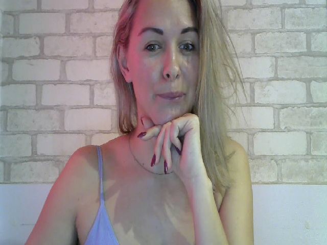 Live sex webcam photo for LiyaBarbie #272082694