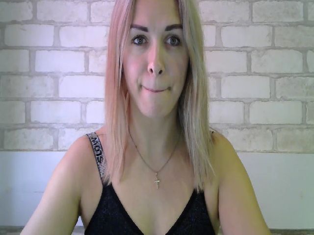 Live sex webcam photo for LiyaBarbie #272145296