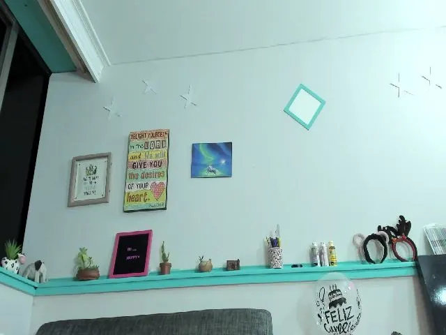 Live sex webcam photo for Liz_gormant #272104751