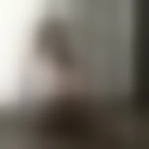 Live sex webcam photo for Lizzhot #292778639
