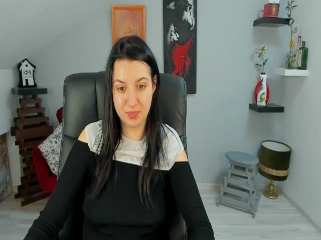 Live sex webcam photo for LizzieBrie #272327373