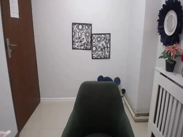 Live sex webcam photo for LizzieBrie #274017483