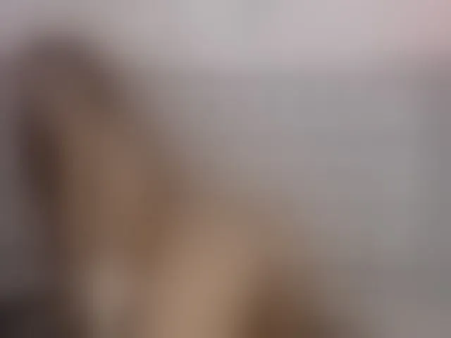 Live sex webcam photo for LizzieCampbel #271812212