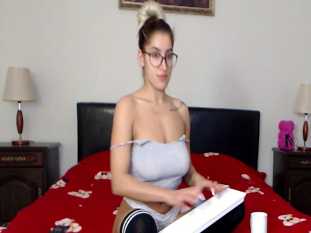 Live sex webcam photo for Lizziereyd #272822627