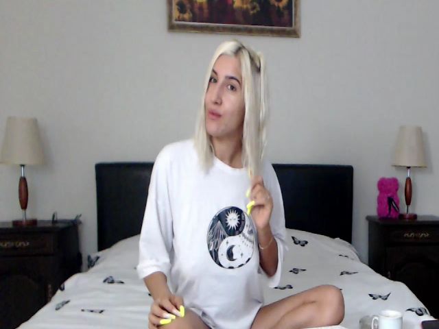 Live sex webcam photo for Lizziereyd #273920100