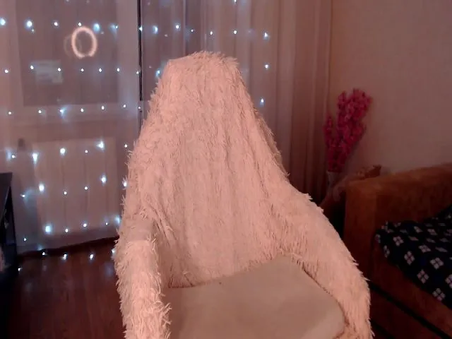 Live sex webcam photo for LizzyMayers #272600347