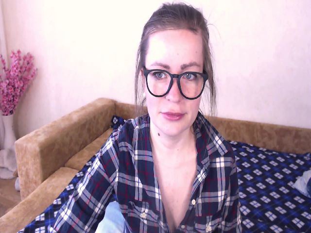 Live sex webcam photo for LizzyMayers #273210670