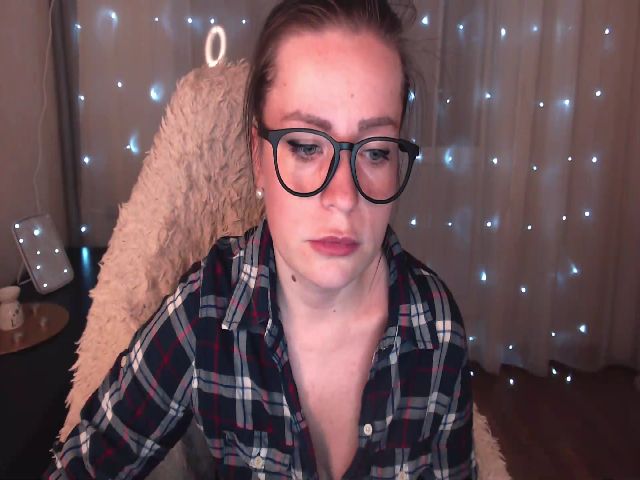 Live sex webcam photo for LizzyMayers #273300126