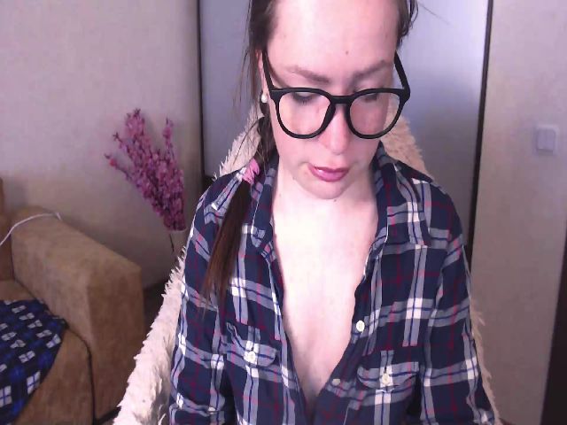 Live sex webcam photo for LizzyMayers #273482827