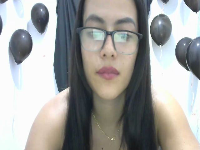 Live sex webcam photo for Lobita2 #274363174