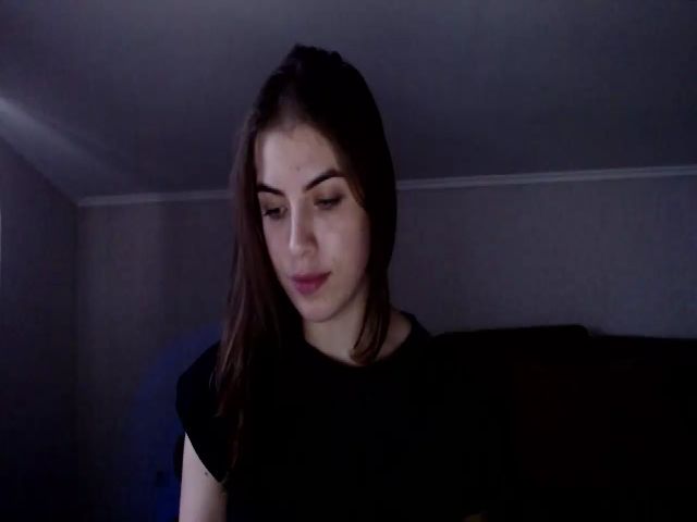 Live sex webcam photo for LolaDerby #274392933