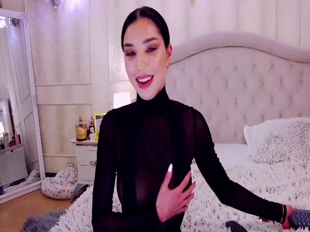 Live sex webcam photo for LolaNiceAss1 #272219432