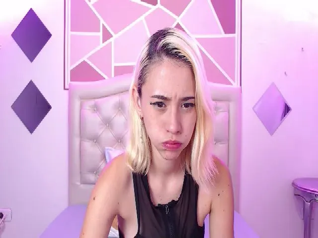 Live sex webcam photo for Lolalola_1 #272442697