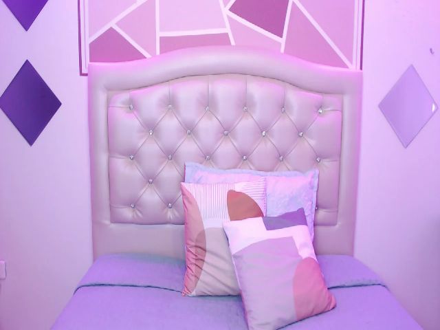 Live sex webcam photo for Lolalola_1 #272574662