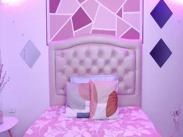 Live sex webcam photo for Lolalola_1 #272802037