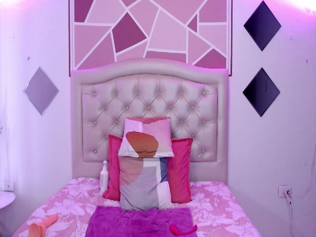 Live sex webcam photo for Lolalola_1 #273151709