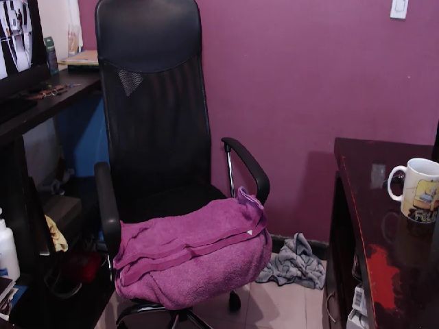 Live sex webcam photo for Lolalola_1 #273295162