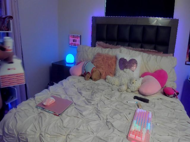 Live sex webcam photo for LolaxLeda #273639544