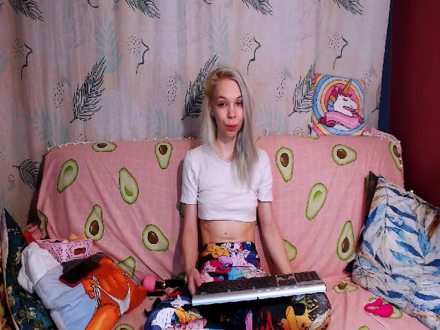 Live sex webcam photo for Lolly_Goddess #272369930