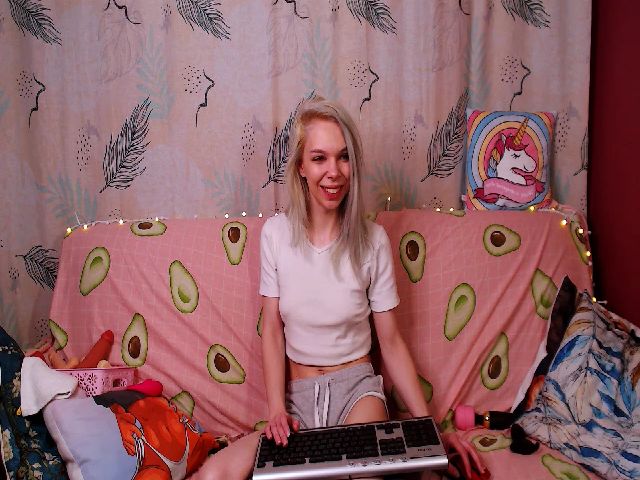 Live sex webcam photo for Lolly_Goddess #272384689