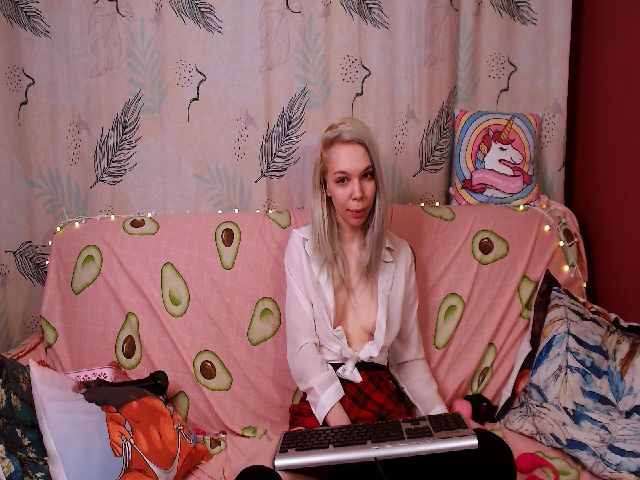 Live sex webcam photo for Lolly_Goddess #272397404